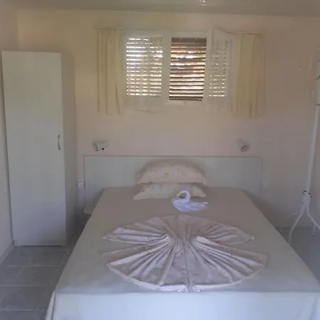 Private Bungalows Dinevi *